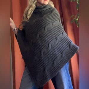 North Pole Ladies Project NEW Italian Chunky Cable Sweater Poncho Small Medium